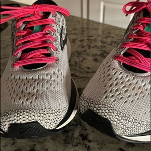 LIKE NEW Brooks Ghost 11